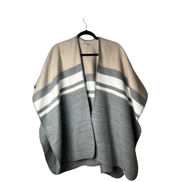Loft Open Front Poncho Sweater SZ M/L Grey Tan Shawl Blanket Beach Boho Resort - Picture 1 of 7